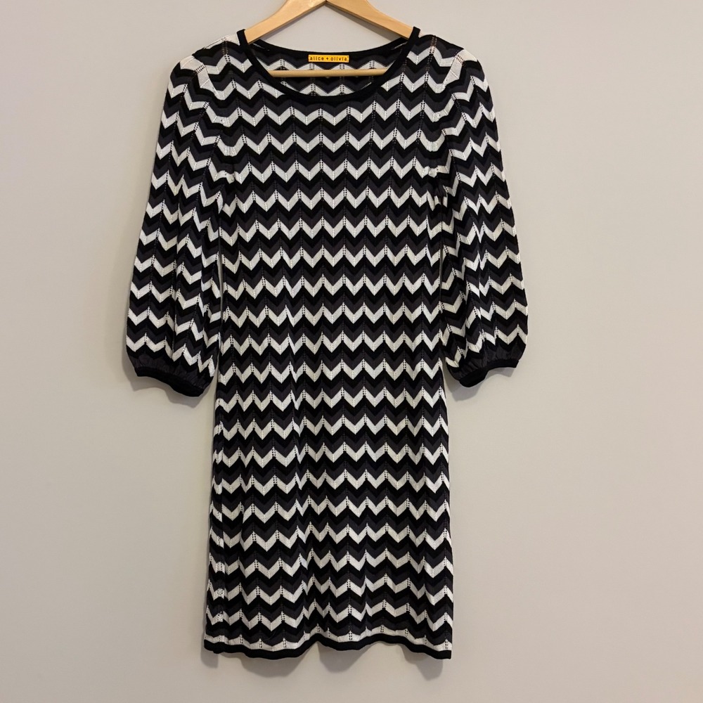 Alice + Olivia Black White Chevron Knit Puff Sleeve Shift Dress 8Z-948-210